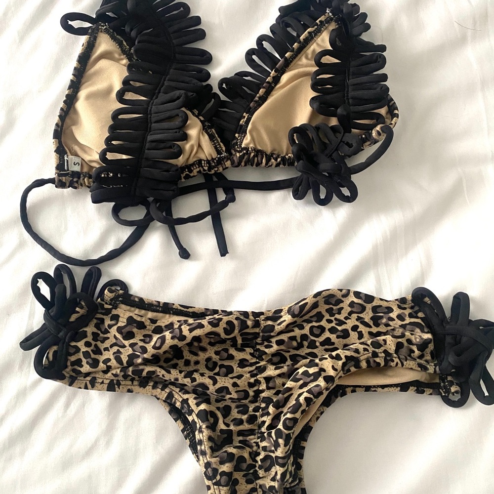 Leopard Bikini Set - Beautiful Details in Black